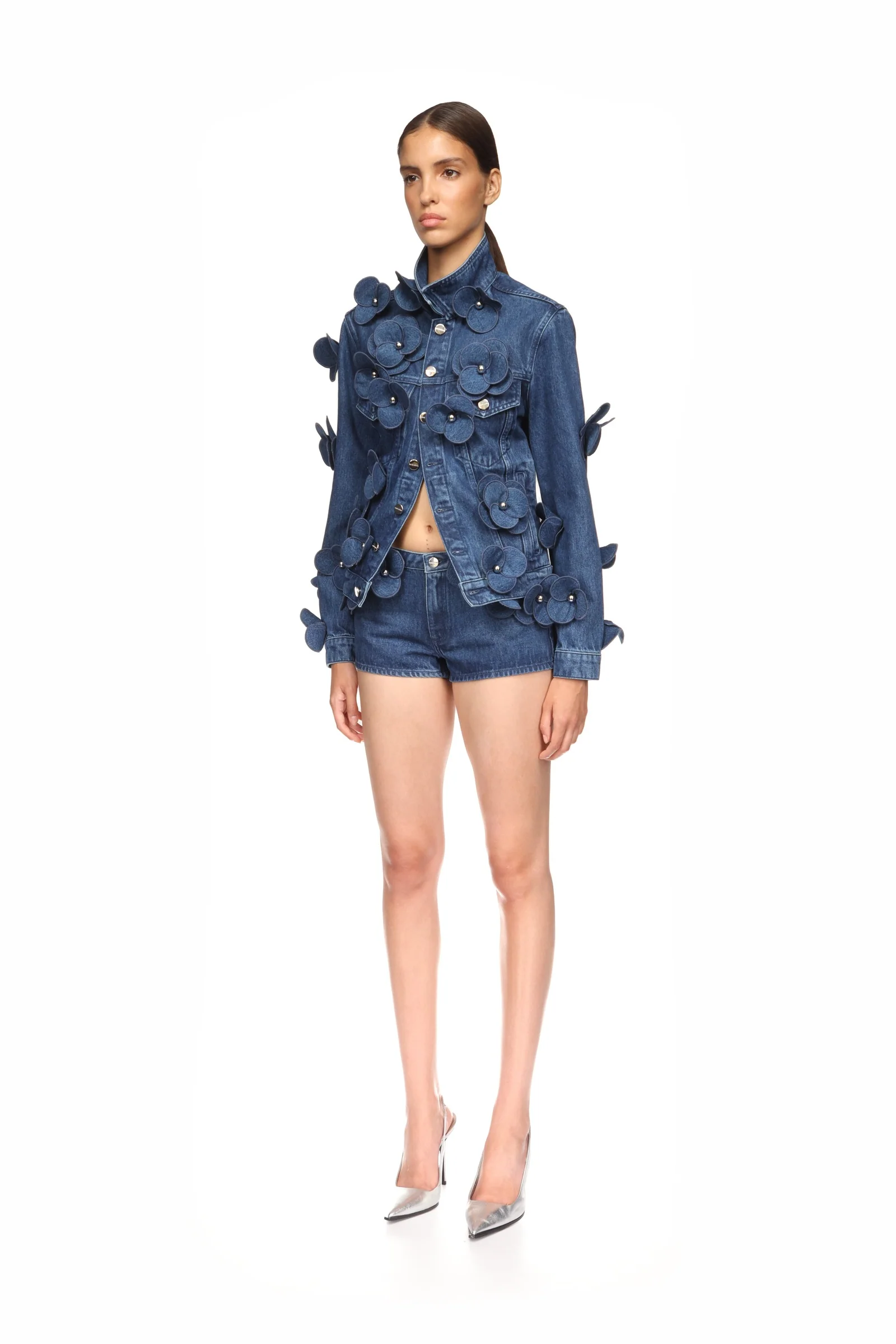 3D FLOWER DENIM MINI SHORTS - Image 3